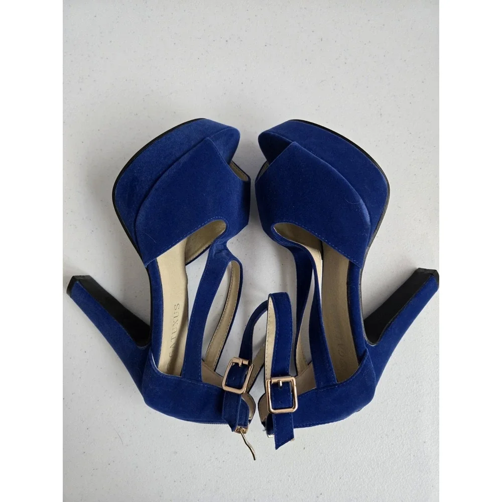 Gatuxus Women's Size 8.5 Royal Blue Velvet Platform‎ Heels with Ankle Strap